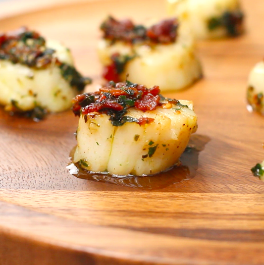 Bacon Scallops With Garlic Butter Sauce