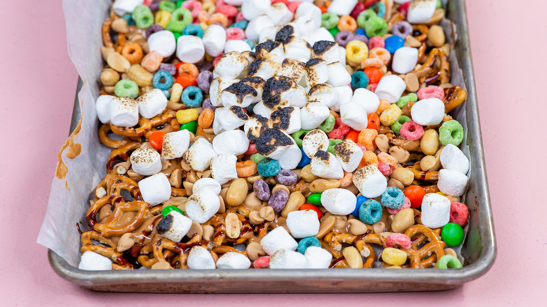 Loaded Dessert Nachos||Loaded Dessert Nachos