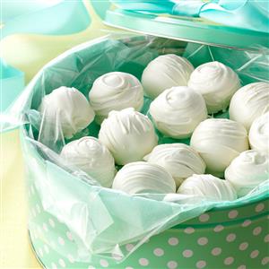 Pastries That Are Almost Too Good To Be True (Recipes)||Pastries That Are Almost Too Good To Be True (Recipes)||gingerbread-cookie-bars||Holiday Pastries