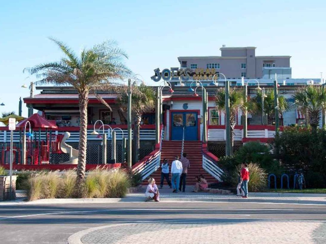 Joe's Crab Shack Ends 'No-Tipping Policy' At Most Restaurants
