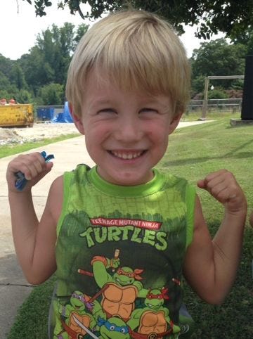 4-Year-Old Boy And His Family Kicked Out Of Restaurant Because He Was Wearing This Shirt (Photo)||4-Year-Old Boy And His Family Kicked Out Of Restaurant